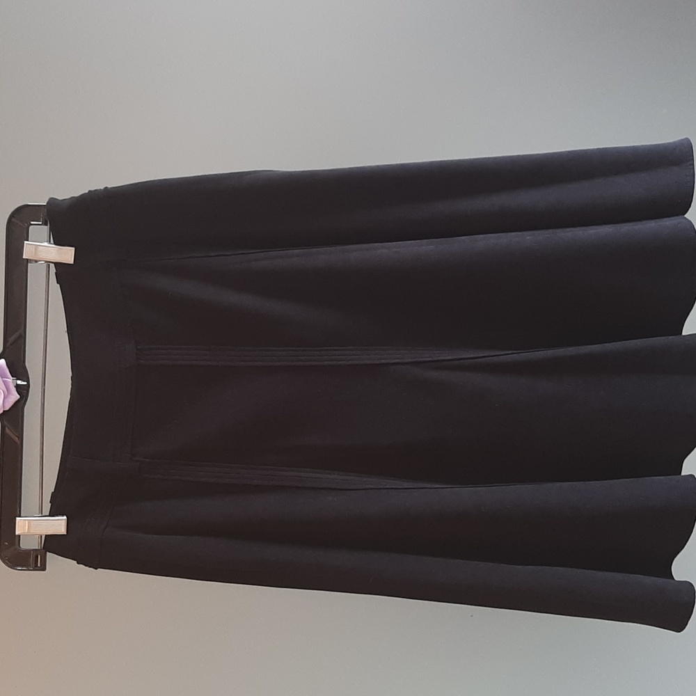 Larry Levine, Skirt, Size 4,A- line Flared, Faux Suede. Stretch